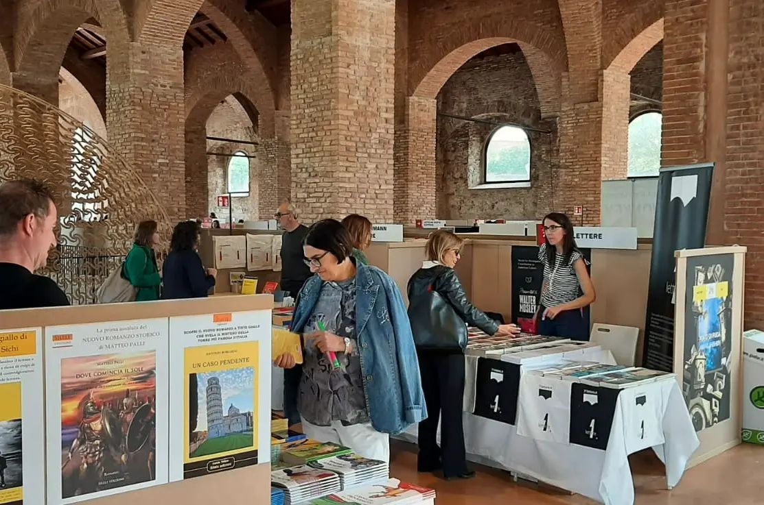 Pisa Book Festival, 21esima edizione al via. Quattro giorni tra libri e musei sui Lungarni pisani