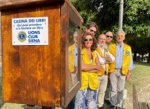 Installate tre casine per il libero scambio dei libri grazie al Lions Club Siena